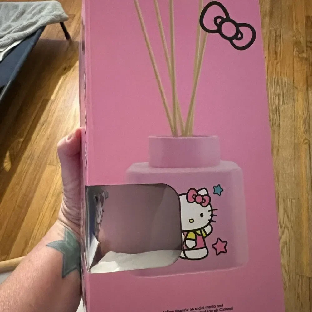 Hello Kitty Ceramic Reed Diffiser Lavender